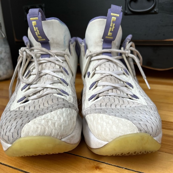 NIKE LEBRON WITNESS 5 CQ9380-102 - Picture 4 of 7